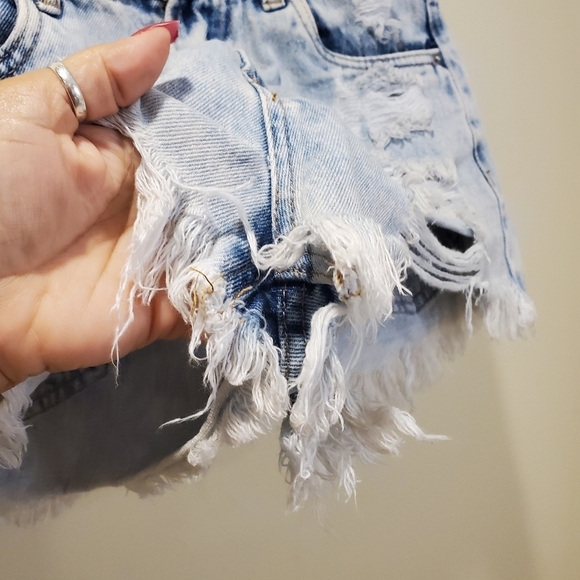 SWS Denim Co. High Rise Distressed short size 3 - Picture 3 of 13